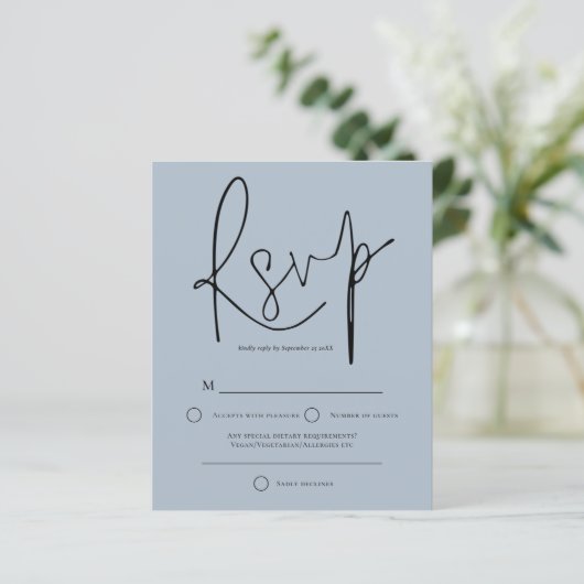 Budget Script Dusty Blue Wedding RSVP (Staand voorkant)