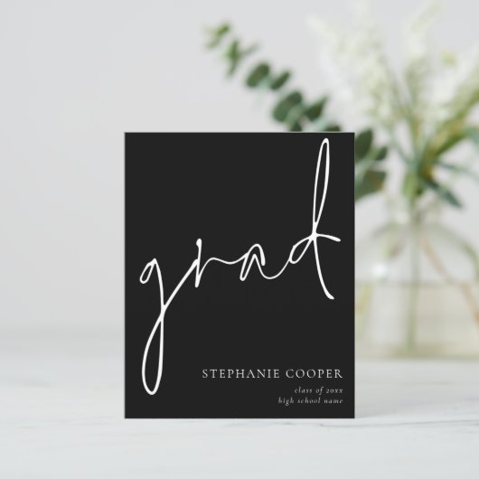 Budget Script Monochrome Afstudeeraankondiging (Staand voorkant)