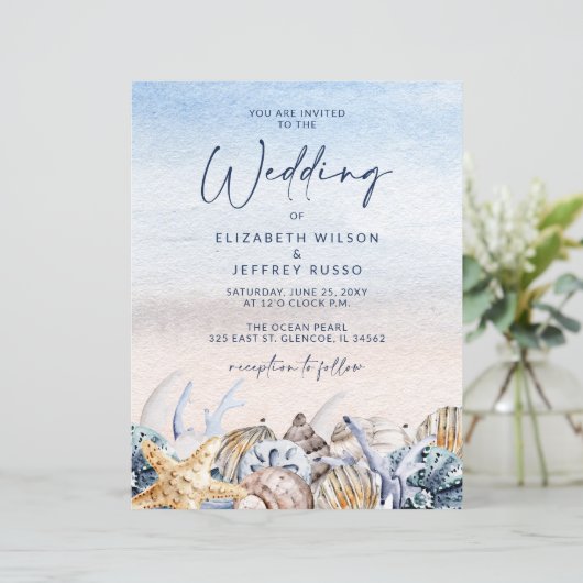 Budget Seashells Beach bruiloft uitnodiging (Staand voorkant)
