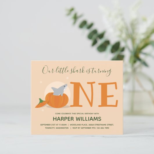Budget Shark One Pumpkin First Birthday Invite (Staand voorkant)