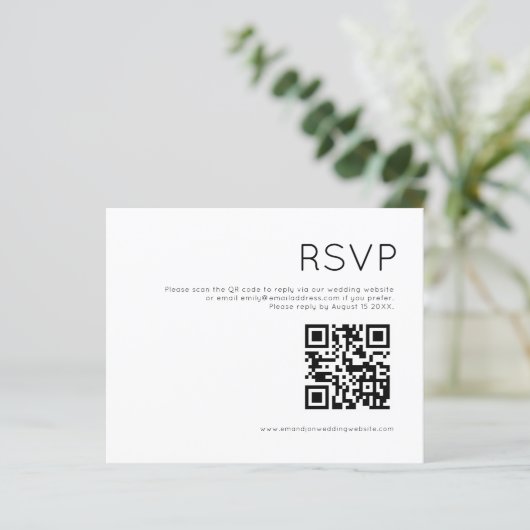 Budget Simple QR Code Black and White Wedding RSVP (Staand voorkant)