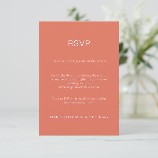 Budget Simple Terracotta QR Code RSVP Card (Staand voorkant)