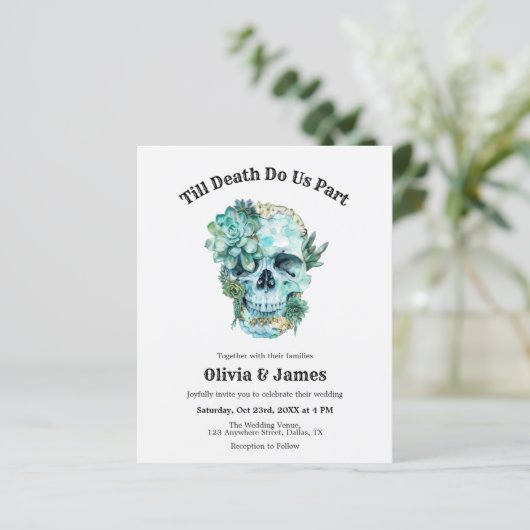 Budget Skull Gothic Halloween Uitnodiging (Staand voorkant)