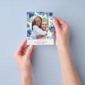 Budget Stof Blauw & Blauw Bloemstuk Save the Date Flyer (Hand)