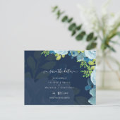 Budget Stusty Blue Flowers Sage Wedding Briefkaart (Staand voorkant)