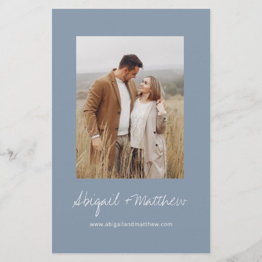 Budget Stusty Blue Simple Boho Wedding Uitnodiging (Achterkant)