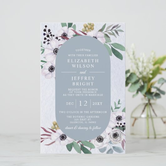 Budget Stusty Blue White Floral Wedding Invitation (Staand voorkant)