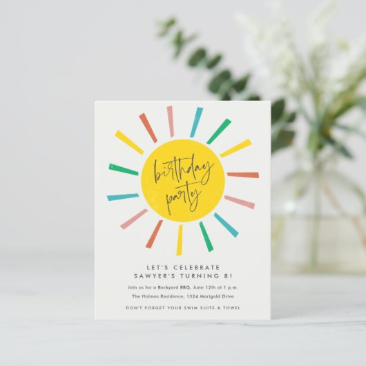 Budget Sun Script Kids Birthday Party Invitation (Staand voorkant)