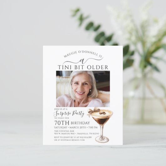 BUDGET SURPRISE PARTY Tini Bit Older Martini 70e (Staand voorkant)