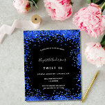 Budget Sweet 16 zwarte koninklijke blauwe uitnodig<br><div class="desc">Een kleine en trendy Sweet 16,  16e verjaardag uitnodiging. Aan de voorzijde: een zwarte achtergrond. Gedrooid met royal blue faux glitter stof. Pas een naam en partijdetails aan en voeg deze toe. De naam wordt geschreven met een handgeschreven stijlmanuscript met letters.</div>