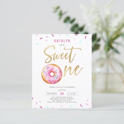 Budget Sweet One Pink Gold Donut Verjaardagsuitnod (Staand voorkant)