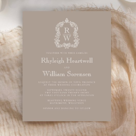 Budget Taupe Monogram Crest Trouw Uitnodiging