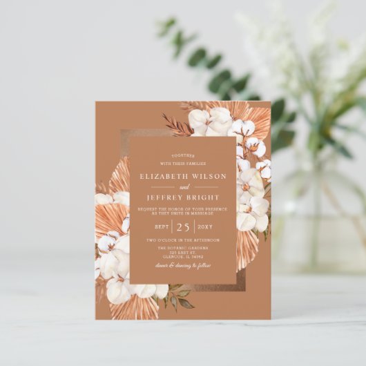 Budget Terracotta Boho Pampas Wedding Uitnodiging (Staand voorkant)