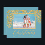 Budget Tropical Merry kerstfoto Kaart<br><div class="desc">De kleine papieren kerstkaarten van 4, 5 x 5, 6 inch zijn voorzien van gouden faux glitter palmschijfjes op turquoise blue, uw favoriete foto en namen op deze feestelijke fotokaarten. Deze betaalbare vakantiefoto's zijn gedrukt op papier van 110 lb dat verkrijgbaar is in drie formaten. **WITTE BEELDEN ZIJN OPTIONEEL OP...</div>