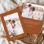 Budget verbrande Sinaasappel bruiloft foto dank u  Flyer<br><div class="desc">Budget Burnt Sinaasappel Wedding Thank You Cards met een foto op de voor- en achterkant. De bedankkaarten bevatten een moderne handgeschreven cursieve scripttypografie die elegant,  eenvoudig en modern zijn om te gebruiken na het minimalistische eenvoudige huwelijksdagfeest.</div>