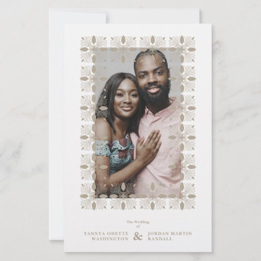 Budget Wedding Golden Effect Fancy Ornament Lace (Voorkant)