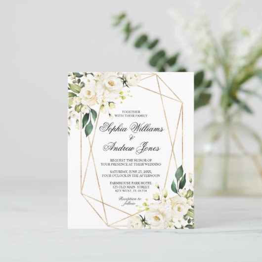 Budget White Rose en Greenery Wedding Invitation (Staand voorkant)