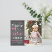 Budget Winter Onederland 1e verjaardagsuitnodiging (Staand voorkant)