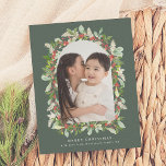 Budget Winter Tuin Groen Kerstmis 1 Foto<br><div class="desc">Vier het vakantieseizoen met onze elegante "Winter Garden" kerstfoto-budgetkaarten. Een feestelijke groene kaart, met een enkele boogfoto omlijst door handgeschilderde waterverf groen, dit ontwerp is een moderne kijk op een traditioneel thema. De waterverf bloemstukken zijn onder andere rode winterbessen, holly, den, maretak en pampasgras voor een boho touch. Pas de...</div>