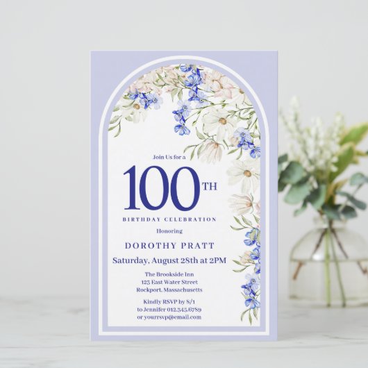 Budget Wit Blauw Bloemen 100e Verjaardag Uitnodige (Staand voorkant)