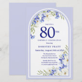 Budget Wit Blauw Bloemen 80ste Verjaardag Uitnodig (Voorkant / Achterkant)