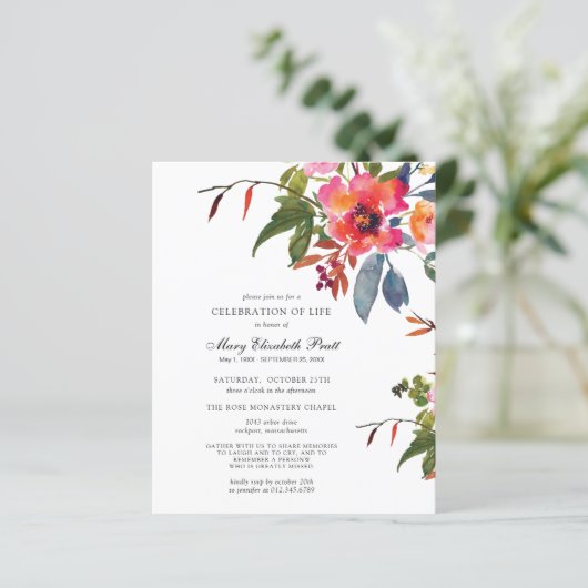 Budgetroze bloeiende viering uitnodigen (Staand voorkant)