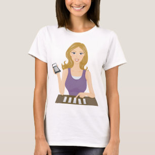 Budgetterende vrouw met rekenmachine Persoonlijke  T-shirt
