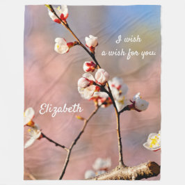 Buds van Japanse abrikozenbloemen Fleece Deken