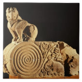 Buff zandsteenarchitrave met griffin, Sanchi, MP Tegeltje (Voorkant)