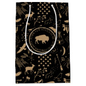 Buffalo Adventures Patroon en Label Kraft ID599 Medium Cadeauzakje (Voorkant)