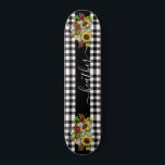 Buffalo Black White Sunflower Handgeschreven naam Persoonlijk Skateboard<br><div class="desc">Dit ontwerp kan op het gebied worden gepersonaliseerd dat door de foto en/of tekst te veranderen wordt verstrekt. Of het kan worden aangepast door te klikken deze Sjabloon personaliseert en dan de klik te kiezen om verdere optie aan te passen en de kleur van de achtergrond te schrappen of te...</div>