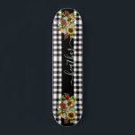 Buffalo Black White Sunflower Handgeschreven naam Persoonlijk Skateboard<br><div class="desc">Dit ontwerp kan op het gebied worden gepersonaliseerd dat door de foto en/of tekst te veranderen wordt verstrekt. Of het kan worden aangepast door te klikken deze Sjabloon personaliseert en dan de klik te kiezen om verdere optie aan te passen en de kleur van de achtergrond te schrappen of te...</div>