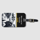 Buffalo by Mountains in een rustig landschap Bagagelabel (Voorkant (horizontaal))