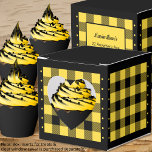 Buffalo Check - Geel en Zwart - Hart Favoriet Box Bedankdoosjes<br><div class="desc">Hartgeel en zwarte buffel vink het voorkeursvakje aan. Tekst op de achterkant van de doos is aanpasbaar. Als u de knop/tool 'ontwerp bewerken' gebruikt,  kunt u ook uw eigen afbeeldingen/foto's toevoegen. Andere kleurstellingen beschikbaar. Bekijk het Collectie van alle doosgroottes & buffels controleer kleuren hier: https://www.zazzle.com/collections/boxes_product_promotional_gift_buffalo_check-119842043554925619</div>