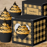 Buffalo Check - Goud en Zwart - Hart Favoriet Box Bedankdoosjes<br><div class="desc">Hart goud en zwarte buffel check gunst box. Tekst op de achterkant van de doos is aanpasbaar. Als u de knop/tool 'ontwerp bewerken' gebruikt,  kunt u ook uw eigen afbeeldingen/foto's toevoegen. Andere kleurstellingen beschikbaar. Bekijk het Collectie van alle doosgroottes & buffels controleer kleuren hier: https://www.zazzle.com/collections/boxes_product_promotional_gift_buffalo_check-119842043554925619</div>