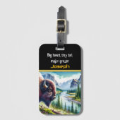 Buffalo met uitzicht op een rustige riviervallei bagagelabel (Voorkant (verticaal))