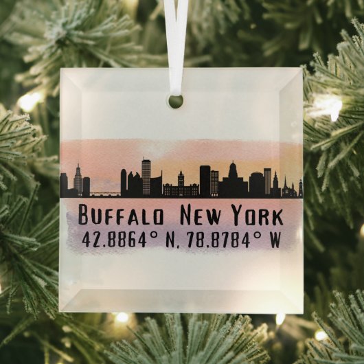 Buffalo NY City Skyline Latitude en Lengtegraad Glas Ornament (Insitu)