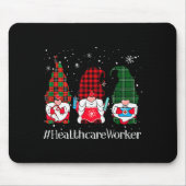 Buffalo Plaid Gnome Healthcare Worker Nurse Christ Muismat (Voorkant)