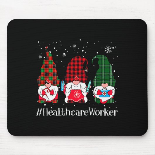 Buffalo Plaid Gnome Healthcare Worker Nurse Christ Muismat (Voorkant)