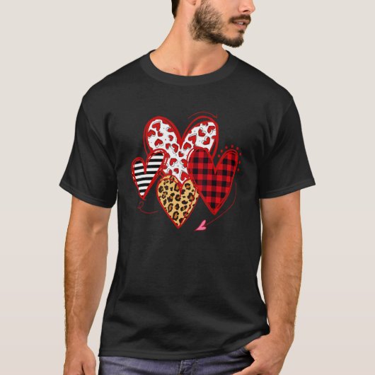 Buffalo Red Black Plaid And Leopard Hearts Valenti T-shirt (Voorkant)