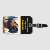 Buffalo Roaming in een sereen bos Bagagelabel (Voorkant (horizontaal))