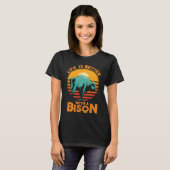 Buffalo Whisperer Fluffy Cow  With A Bison T-shirt (Voorkant volledig)