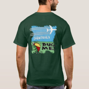 Bug die weg loopt van het scheikundige vliegtuig t-shirt