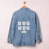 Bug Knuffel Cute Witte Typografie met Knuffelende Denim Jacket (Hangar)