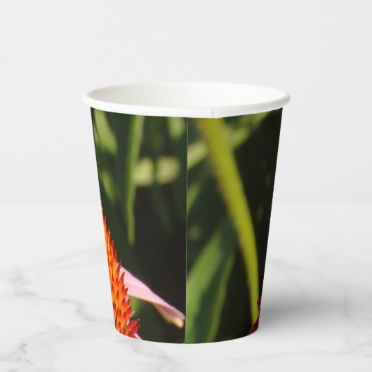 Bug op ventilator papieren bekers (Rechts)