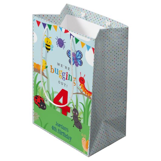 Bug Party Birthday Medium Cadeauzakje (Achterkant Gekanteld)