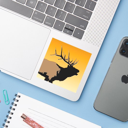 Bugling Bull Elk bij Sunset Original Wildlife Art Sticker (Laptop met iPhone)