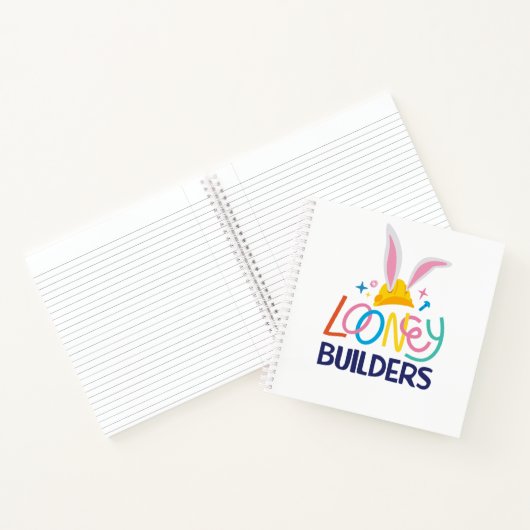 BUGS BUNNY BUILDERS™| Hard Hat Gestapeld Logo Notitieboek (Binnen)