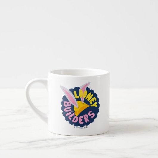 BUGS BUNNY BUILDERS™| Val Helm Logo met Rand Espresso Kop (Links)