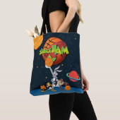 BUGS BUNNY™, DAFFY DUCK™ & TAZ™ SPACE JAM™ Logo Tote Bag (Dichtbij)